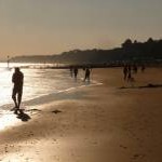 Bournemouth: silhouettes enjoy the beach